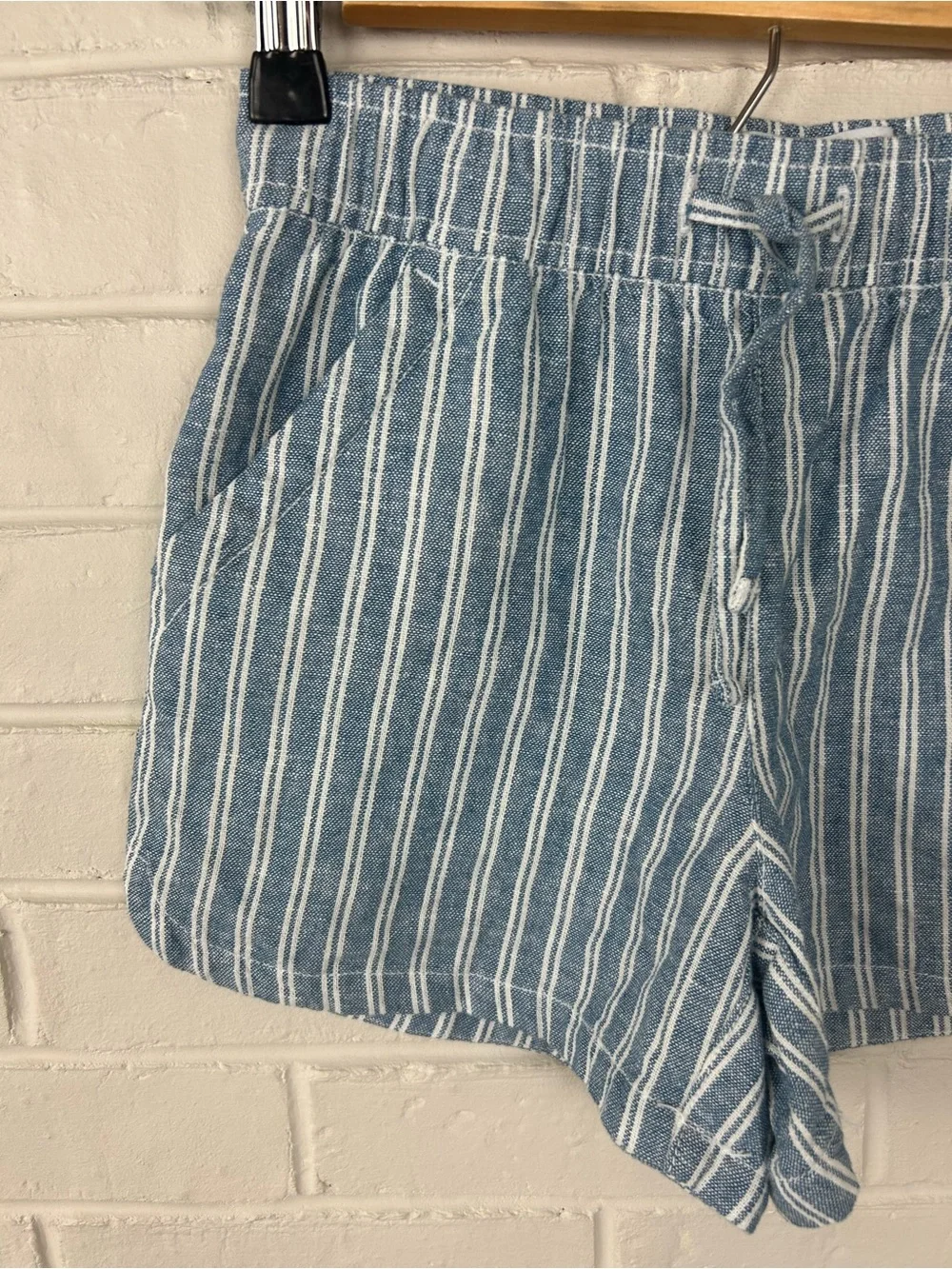 NWT Old Navy Girls Blue Stripe Linen Casual Shorts Size M (8)